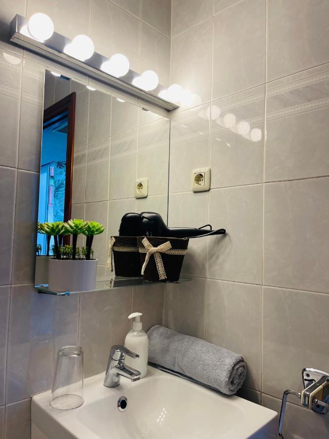 Centro Madrid Hortaleza Apartment Luaran gambar